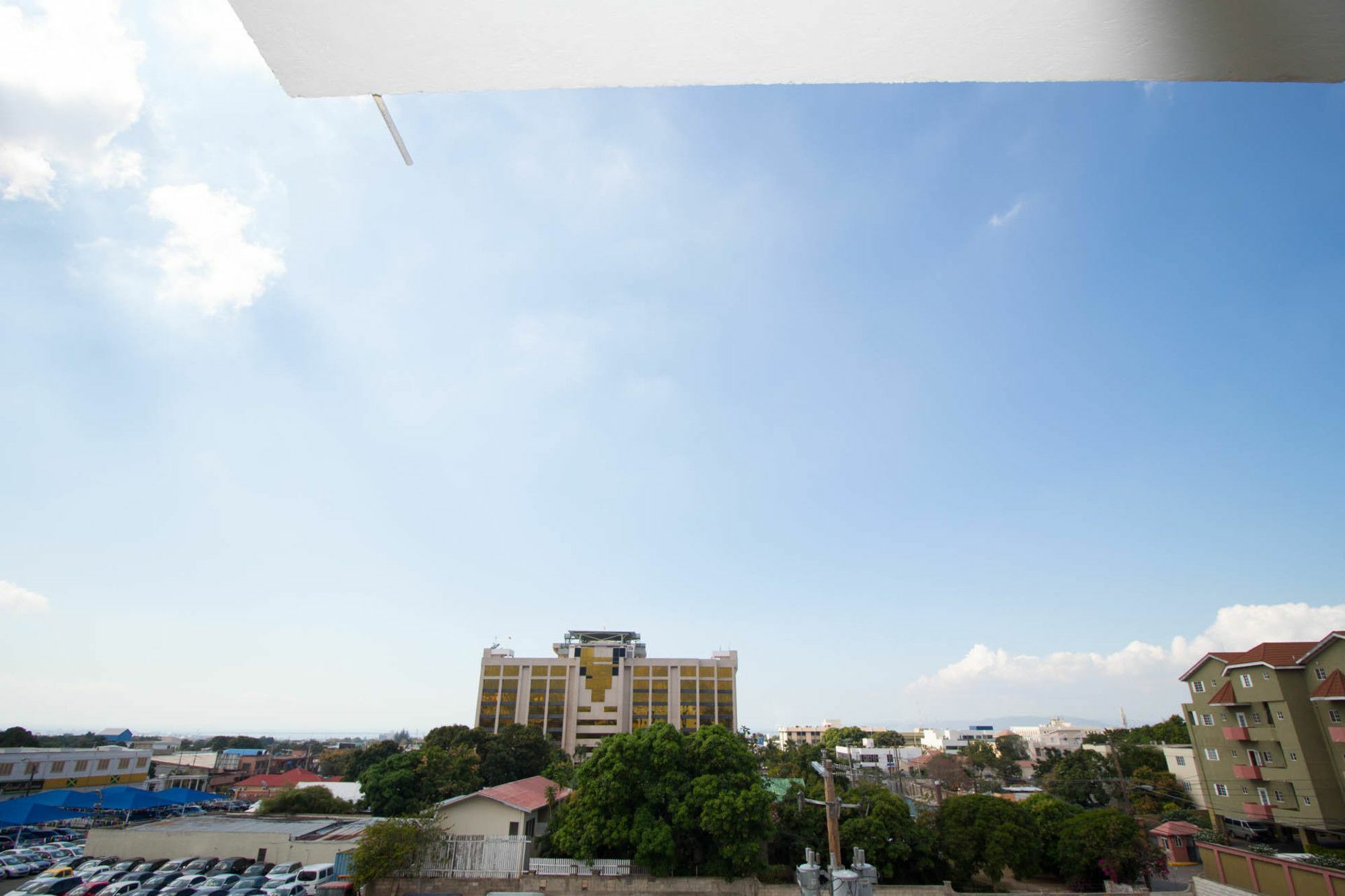 The Bailey'S New Kingston Suites Eksteriør billede