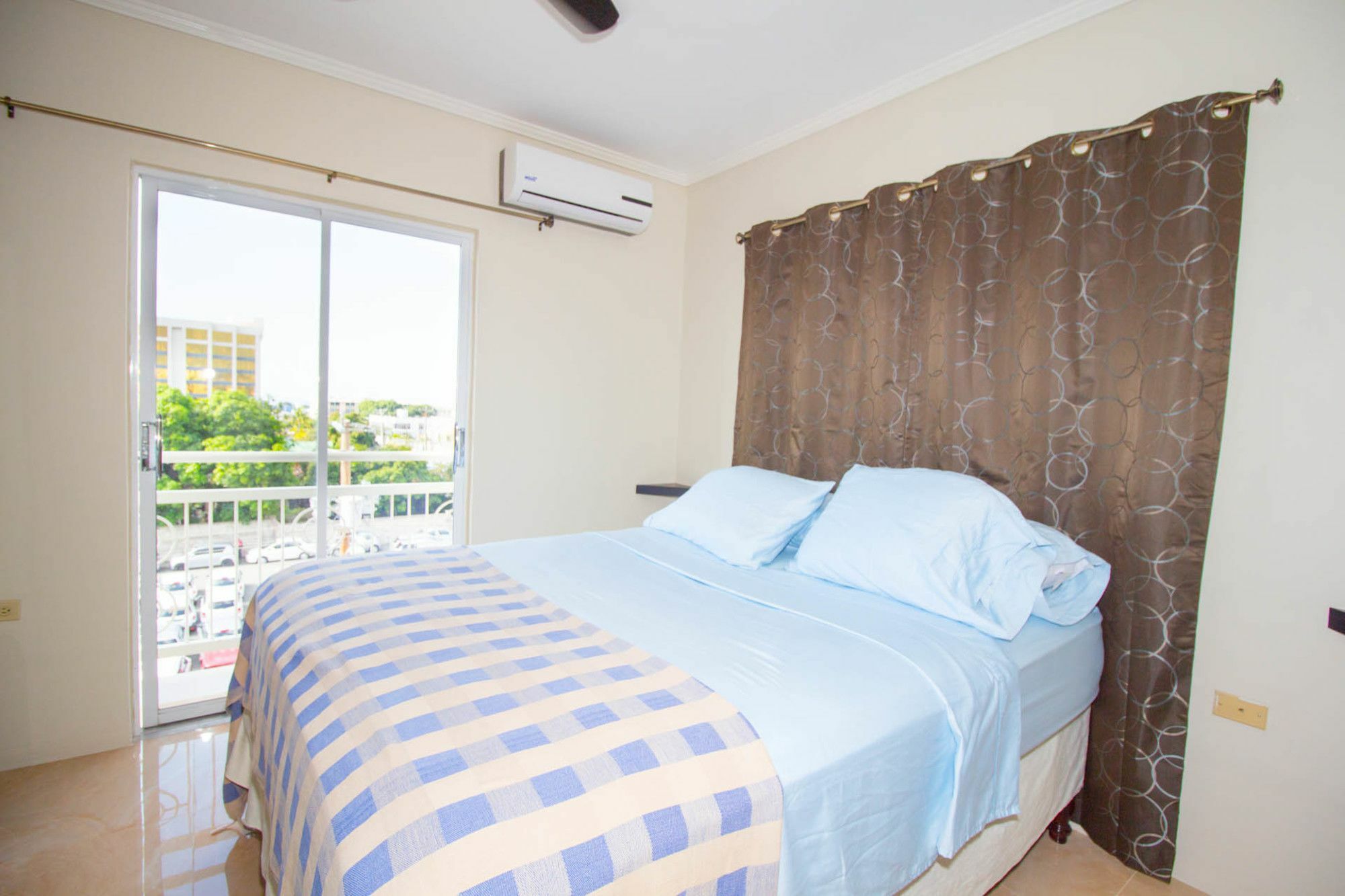 The Bailey'S New Kingston Suites Eksteriør billede